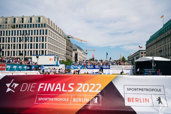 Eric Maihoefer (VfL Sindelfingen) beim Kugelstossen waehrend der deutschen Leichtathletik-Meisterschaften auf dem Pariser Platz am 24.06.2022 in Berlin